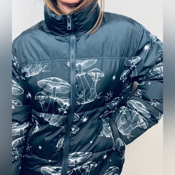 Mushroom Print Puffer Jacket · Black · Forever 21 · Men’s Size M - Picture 2 of 16